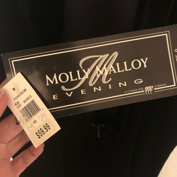 Sweet little black, velvet dress - Picture 5 of 6